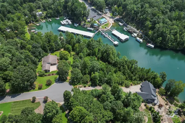 2076 Waterford WAY, Morganton, NC 28655