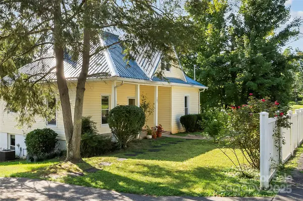 107 Burkemont AVE, Morganton, NC 28655
