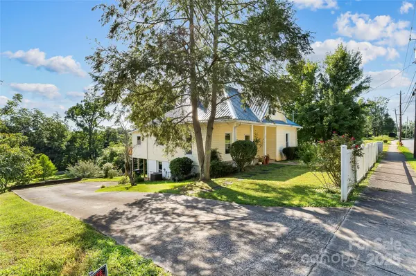 107 Burkemont AVE, Morganton, NC 28655