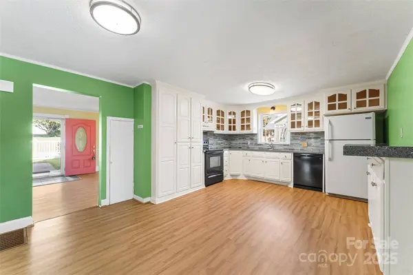 107 Burkemont AVE, Morganton, NC 28655