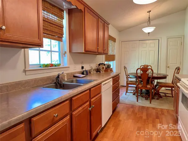 109 Doe RUN, Morganton, NC 28655