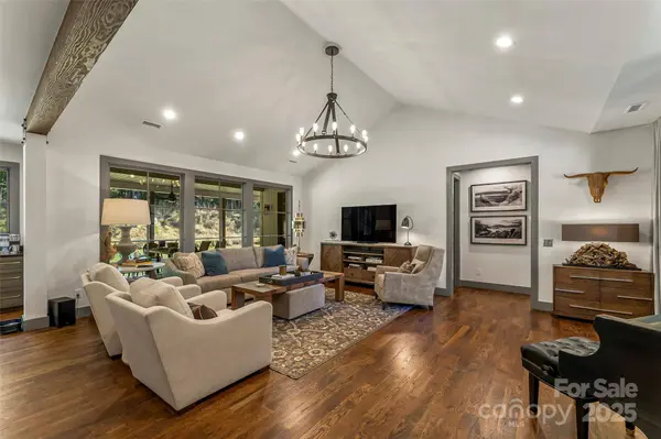 204 Old Mill DR, Morganton, NC 28655