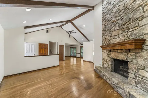 212 Riverside DR, Morganton, NC 28655
