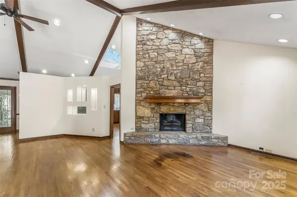 212 Riverside DR, Morganton, NC 28655