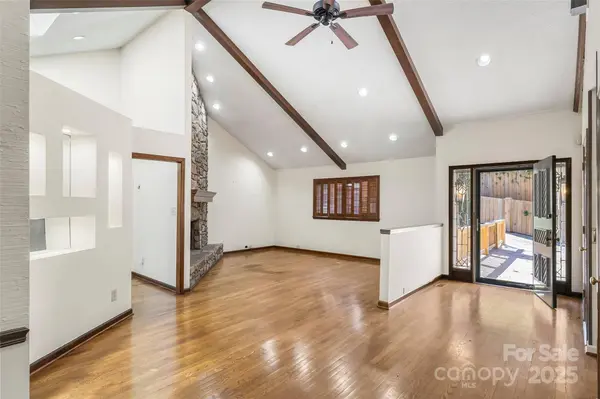 212 Riverside DR, Morganton, NC 28655