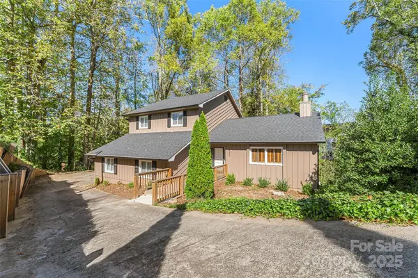 212 Riverside DR, Morganton, NC 28655