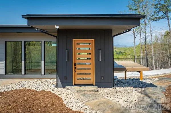 463 Summit TRL, Nebo, NC 28761