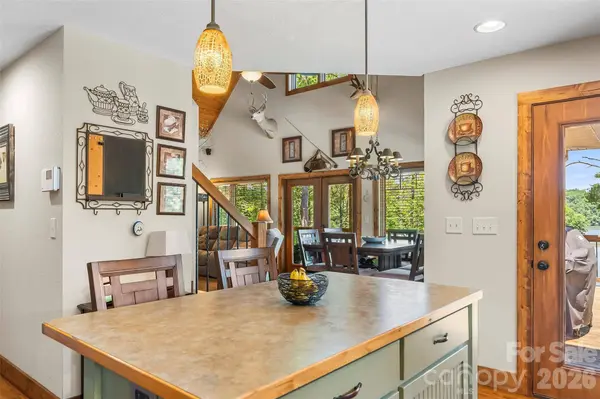 590 Larkhaven DR, Nebo, NC 28761