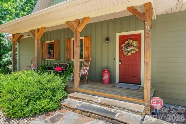 590 Larkhaven DR, Nebo, NC 28761