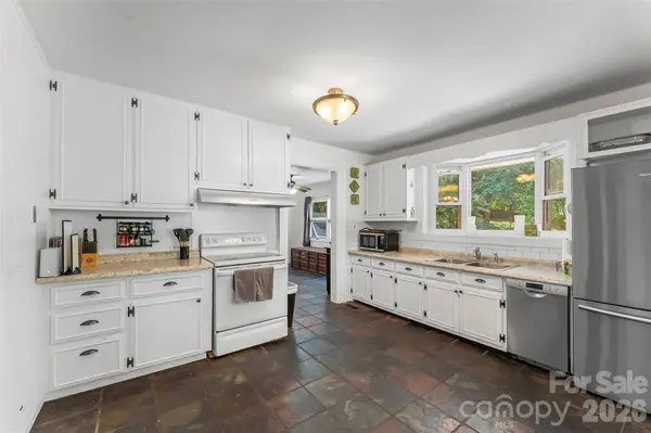 101 Falls ST, Morganton, NC 28655