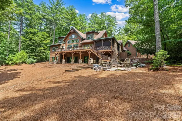 1814 Yellow Fork TRL E, Nebo, NC 28761