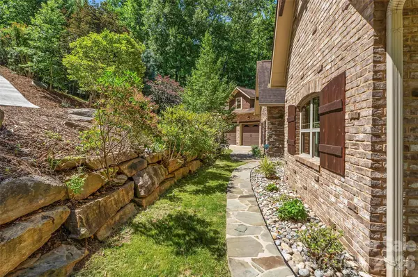 1313 High Trail DR, Nebo, NC 28761