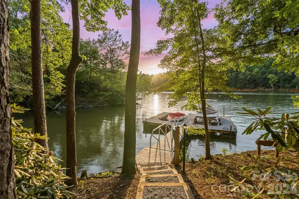 1313 High Trail DR, Nebo, NC 28761
