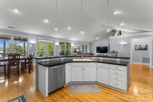 705 Waters Edge DR, Nebo, NC 28761