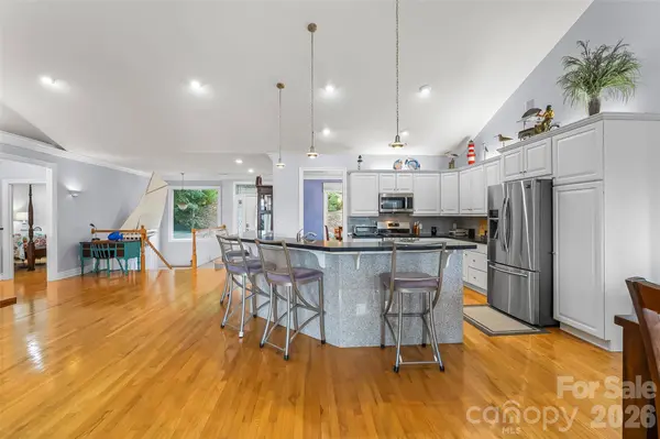 705 Waters Edge DR, Nebo, NC 28761