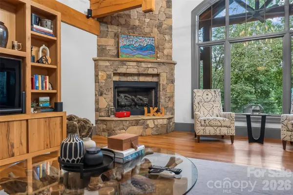 5069 Lighthouse CT, Morganton, NC 28655