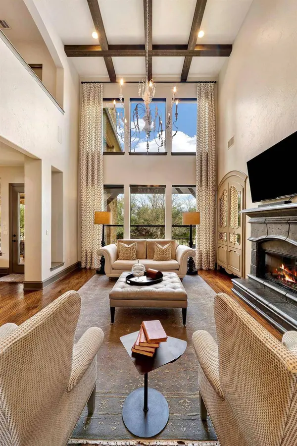 2104 University Club DR, Austin, TX 78732