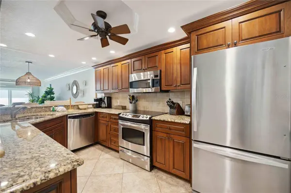 6140 MIDNIGHT PASS RD #407, Sarasota, FL 34242