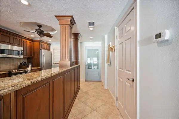 6140 MIDNIGHT PASS RD #407, Sarasota, FL 34242