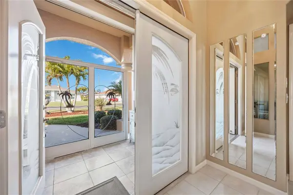 55 CLUBHOUSE DR, Rotonda West, FL 33947