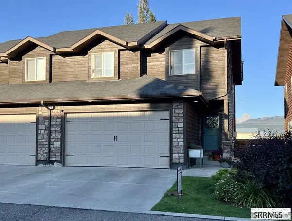 718 Valley Centre Drive