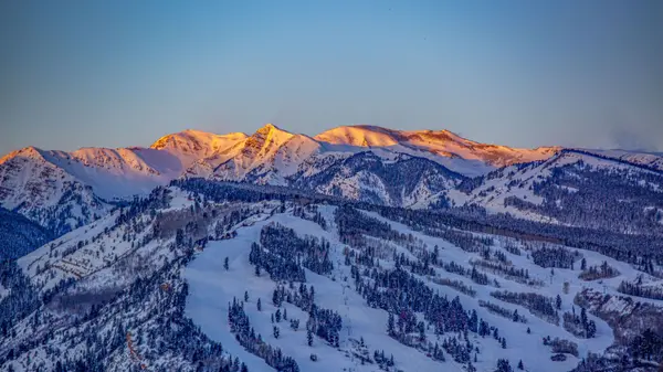 Ski & Mountain Living