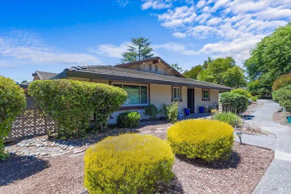 442 Las Casitas CT A, Santa Rosa, CA 95404