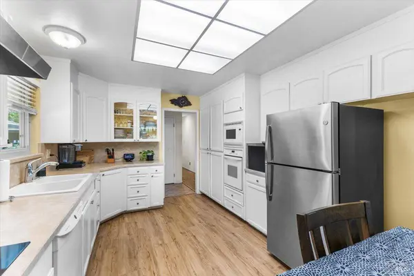 442 Las Casitas CT A, Santa Rosa, CA 95404