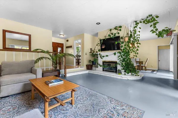 5969 Yerba Buena RD, Santa Rosa, CA 95409