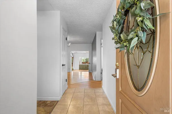 770 Canyon CT, Ukiah, CA 95482