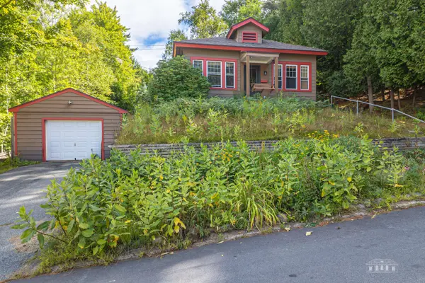 22 Winona AVE, Saranac Lake, NY 12983