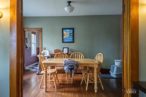22 Winona AVE, Saranac Lake, NY 12983
