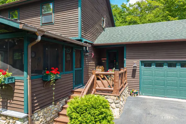 181 Whiteface Inn LN, Lake Placid, NY 12946