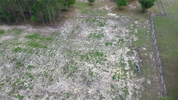 16865 SE 27TH PLACE RD, Ocklawaha, FL 32179