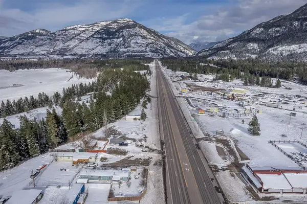 7386 Us Highway 2 E, Columbia Falls, MT 59912