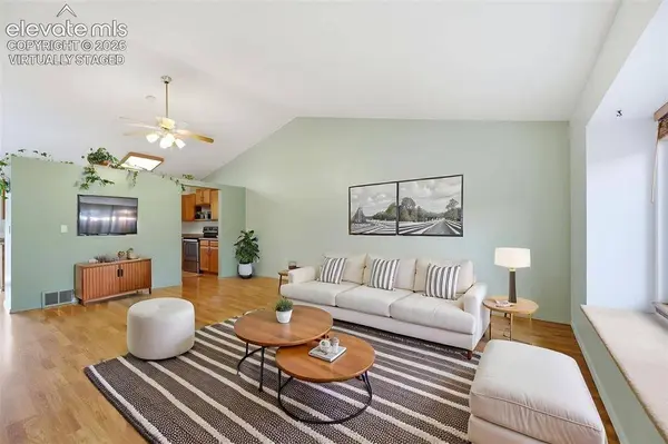 637 Trailcrest CT, Colorado Springs, CO 80906