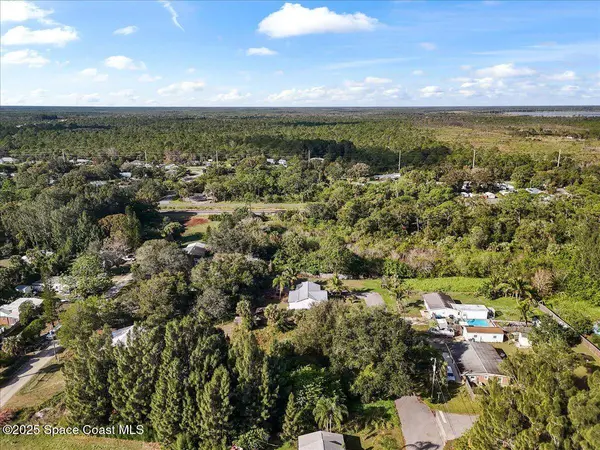 3725 Palm AVE, Micco, FL 32976