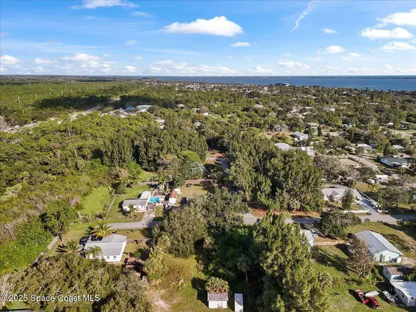 3725 Palm AVE, Micco, FL 32976