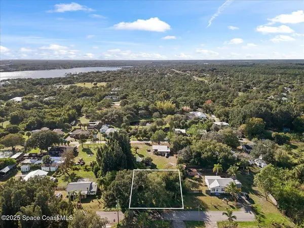 3725 Palm AVE, Micco, FL 32976