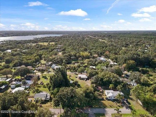 3725 Palm AVE, Micco, FL 32976