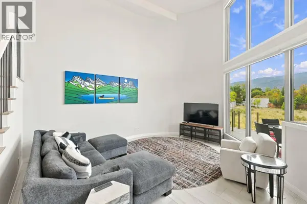 250 MARINA WAY #205, Penticton, BC V2A1H4