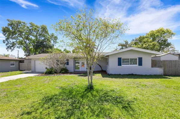 11436 RIDGEWOOD CIR, Seminole, FL 33772