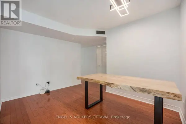 550 Cambridge ST South #507, Ottawa, ON K1S5N3