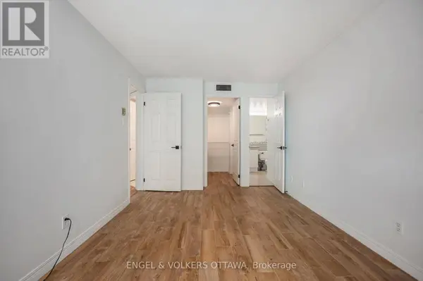550 Cambridge ST South #507, Ottawa, ON K1S5N3