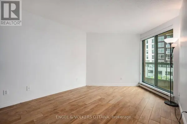 550 Cambridge ST South #507, Ottawa, ON K1S5N3
