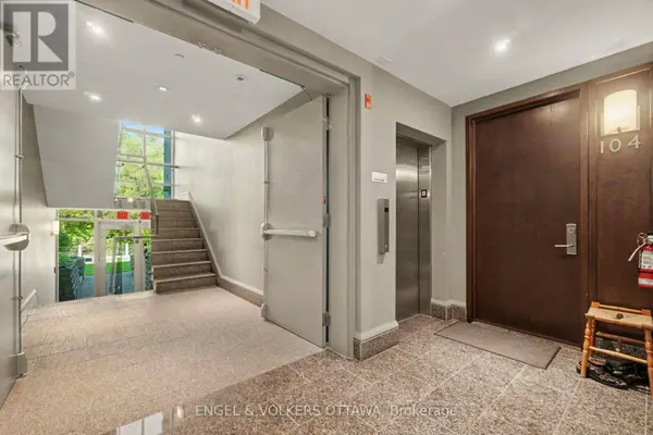 31 First AVE #104, Ottawa, ON K1S2G1