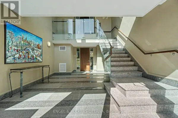 31 First AVE #104, Ottawa, ON K1S2G1