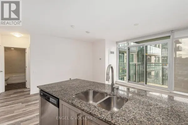 411 Mackay ST #516, Ottawa, ON K1M2C5