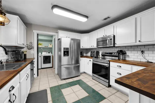 18831 SW 13TH AVE, Newberry, FL 32669