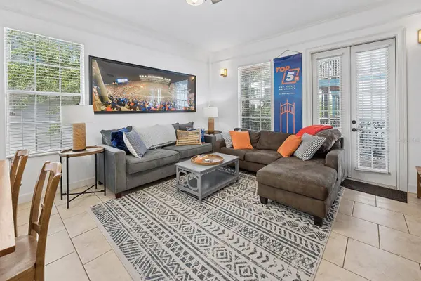 325 NW 14TH ST #205, Gainesville, FL 32603